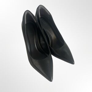 Nordstrom Rack Classic Black Pointed-Toe Women's Heels in 7